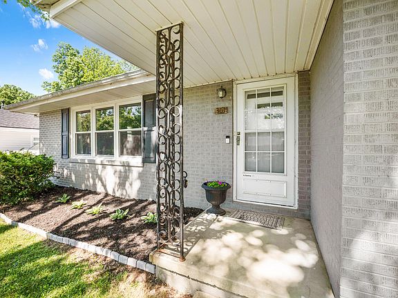 2nd image of 301 Snowden Dr