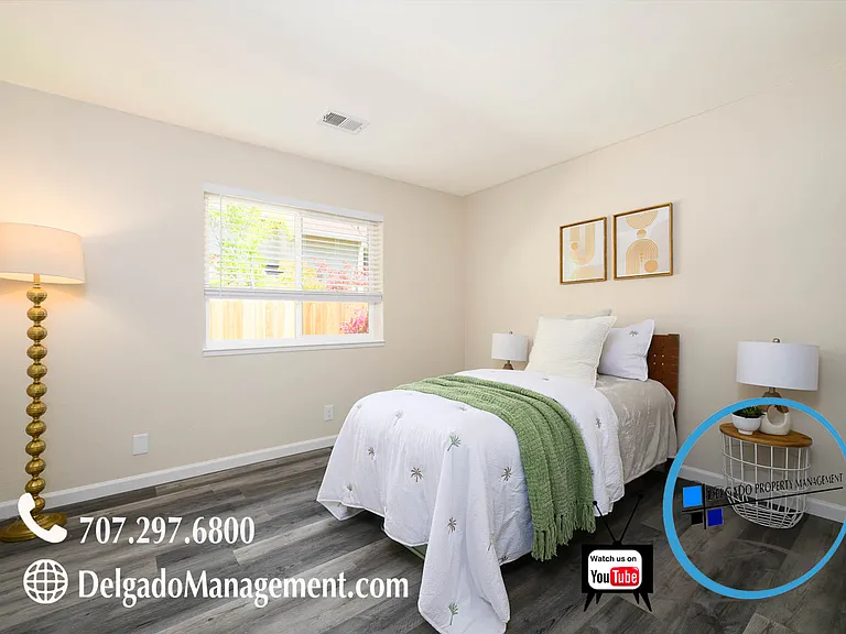 443 Greenbrier Ct — Photo 17