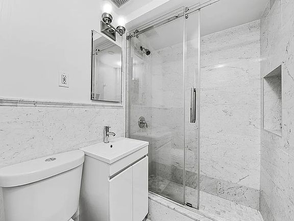 4th image of 43 E 67th St APT 1B