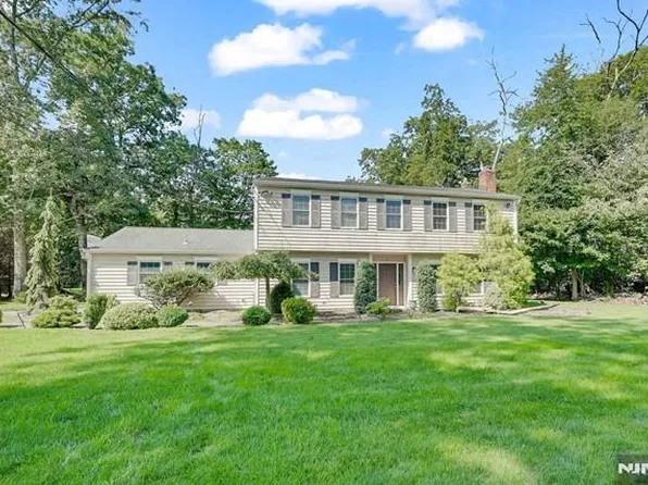100 Lake St, Saddle River, NJ 07458