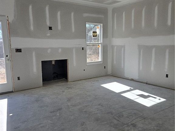 3rd image of 1354 E Manchester Rd