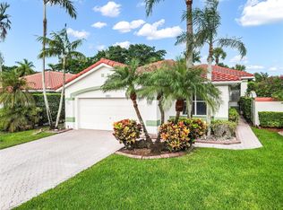 1061 Bel Aire Dr E, Hollywood, FL 33027
