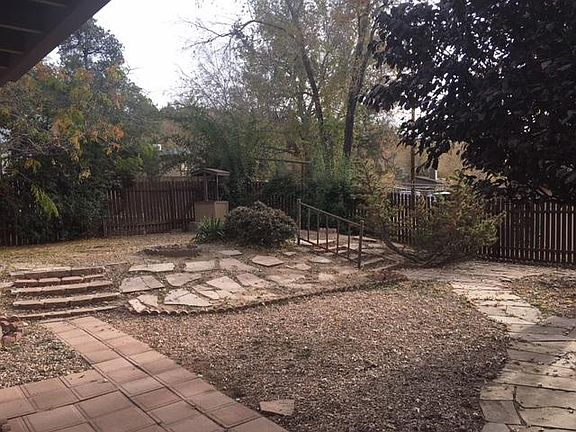 3rd image of 885 Douglas Ln