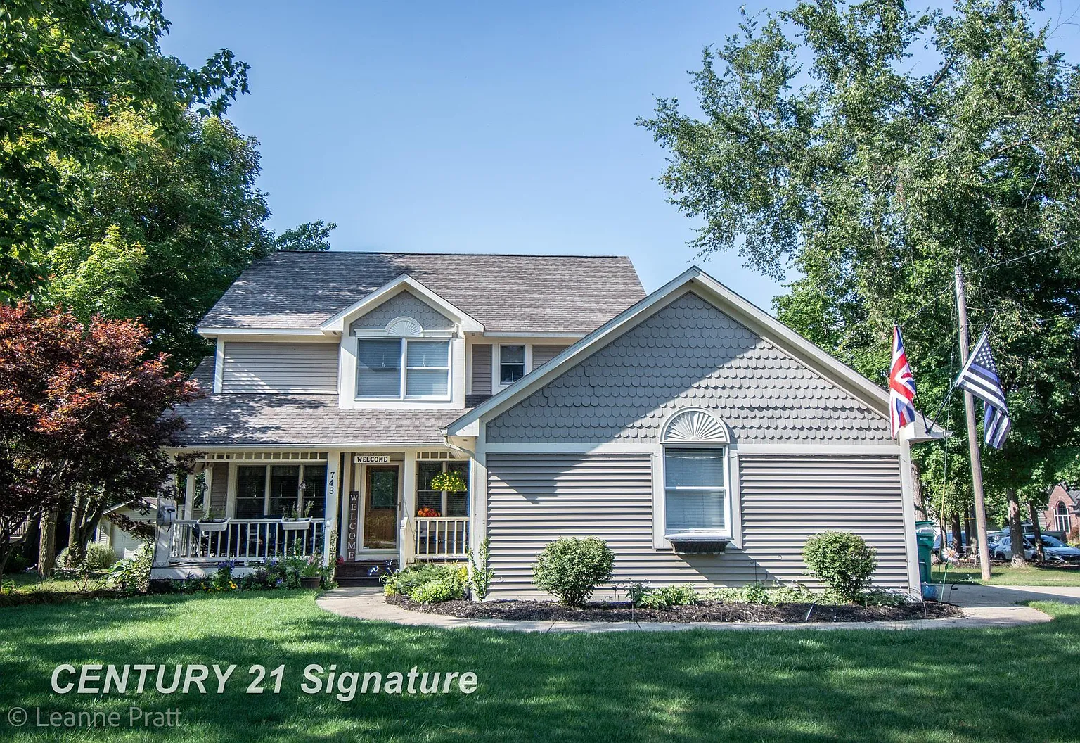 743 E River Rd photo 1