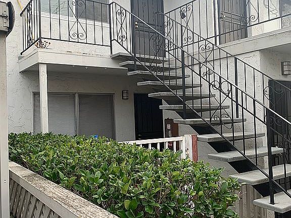 3rd image of 461 Auburn Way APT 2