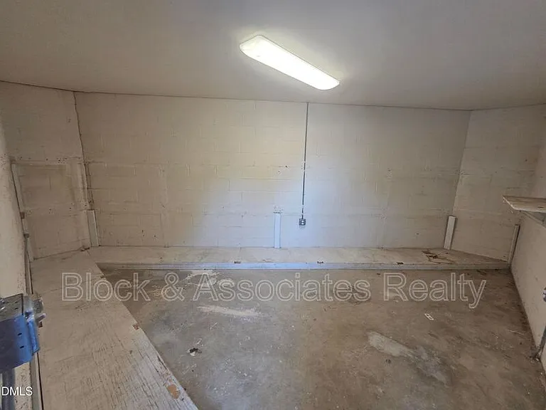 5104 Hollyridge Dr #103 — Photo 24