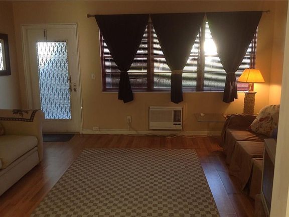 2nd image of 246 Markham L #246
