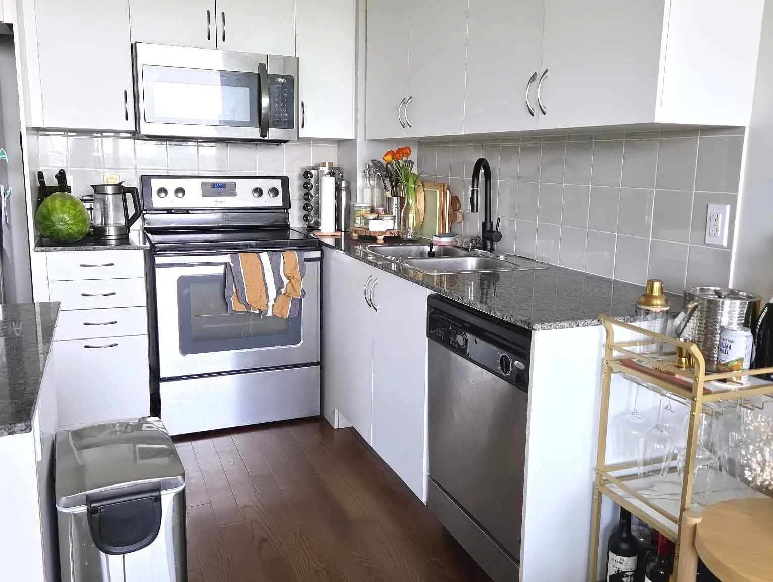 1 bed, $2,400 — Photo 3