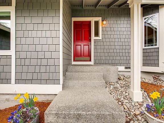 4th image of 10013 181st Ave NE