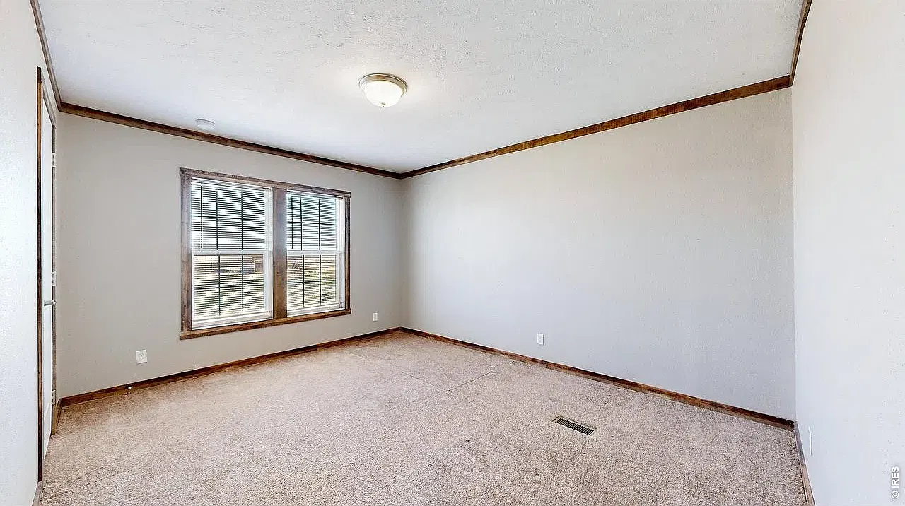 3 bed, 1942 sqft, $3,500 — Photo 3