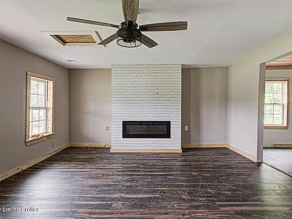 3rd image of 5713 Priceville Rd