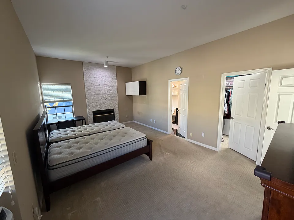 443 College Ave