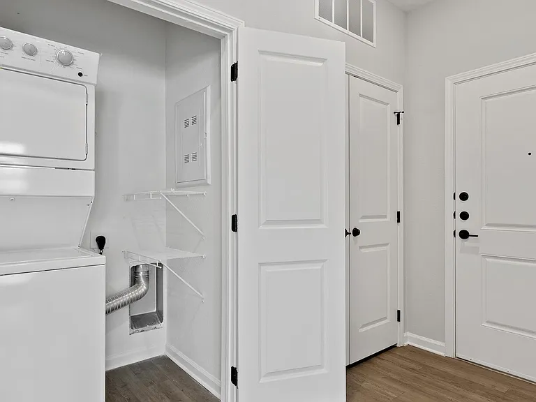 Whispering Pointe Apartments — Photo 58