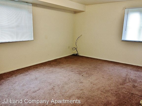 5th image of 5684 E Liberty Blvd #2