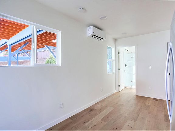 4th image of 1550 S Juniper St APT 1