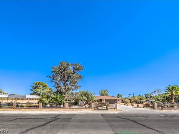 2880 Red Rock St, Las Vegas, NV 89146