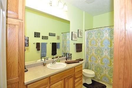 5th image of 3334 S 81st St