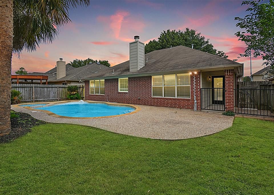 1st image of 3115 Stratford Pointe Dr