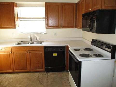 4th image of 1144 W Lorie Ln