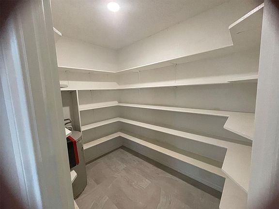 5th image of 3152 Pine Valley Dr