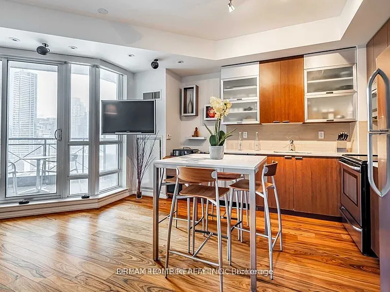 35 Hayden St #1501 — Photo 8