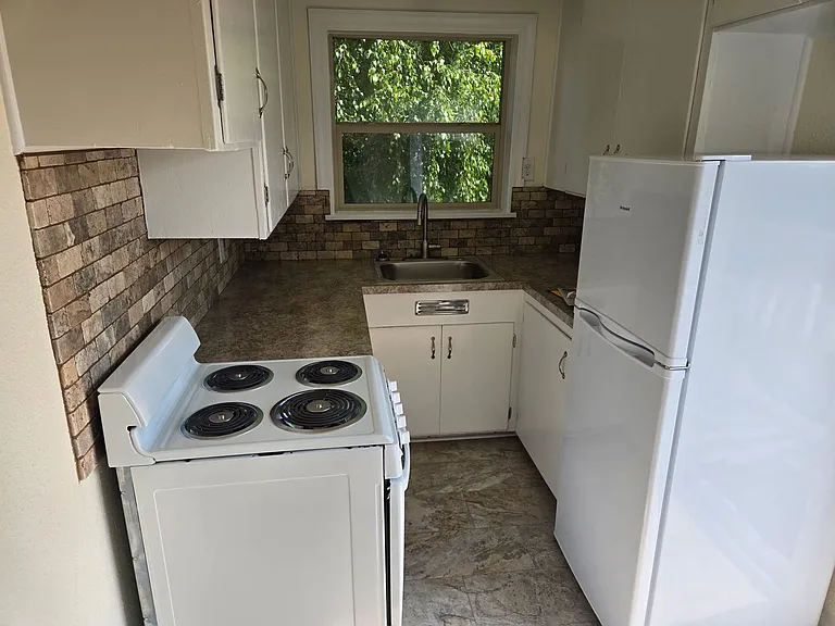 Optimum - 222 South 11th Street — Photo 2