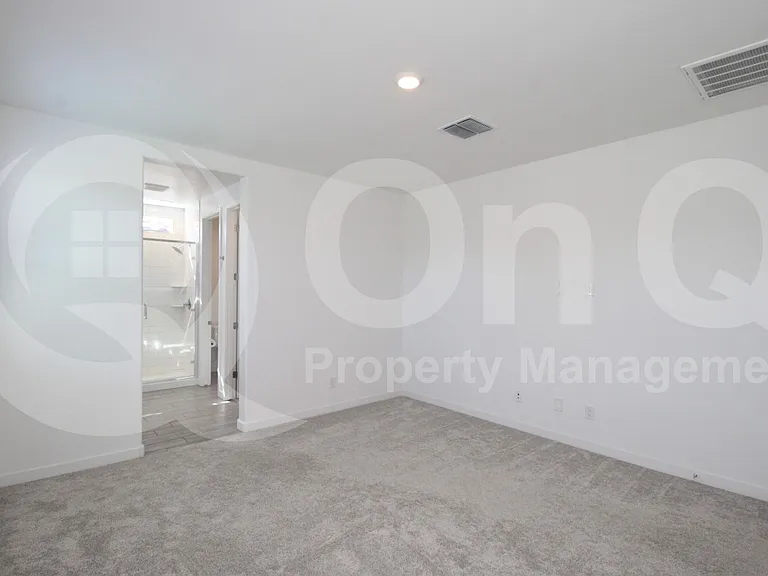 8923 W Solano Dr — Photo 13