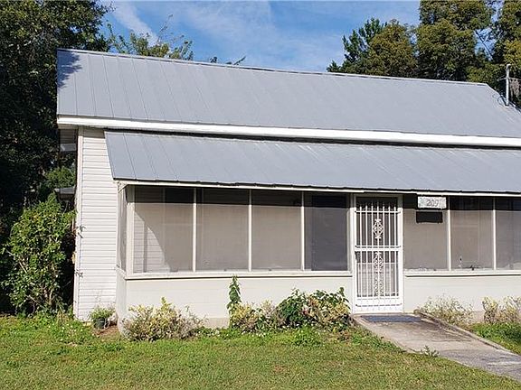 3rd image of 209 N Kentucky Ave