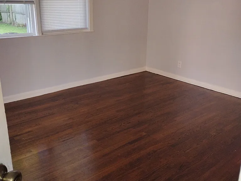 405 Denver Ct — Photo 2