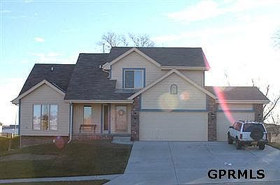 1st image of 605 Ruby Dr