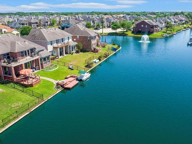 18011 Darling Point Ct — Photo 11