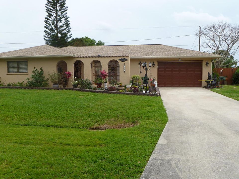 Home For Sale In Port saint lucie