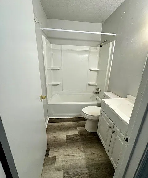 925 Delmonte Dr #M-D — Photo 10