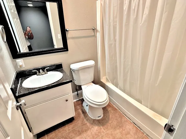 Avalon Cove Townhomes — Photo 23