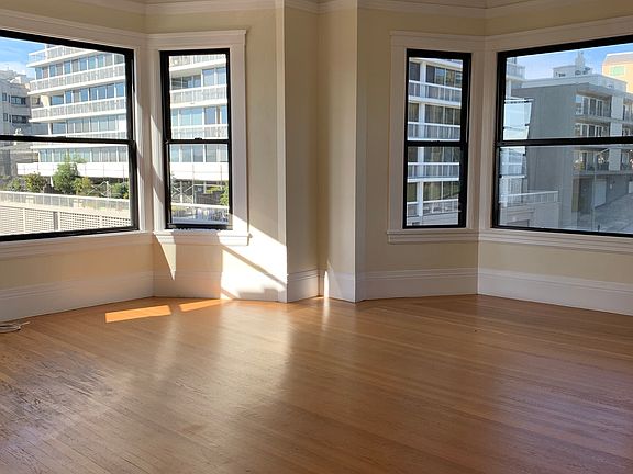 5th image of 2195 Sacramento St #401