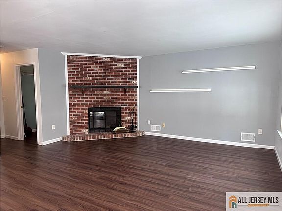 5th image of 12 Covington Ct #12