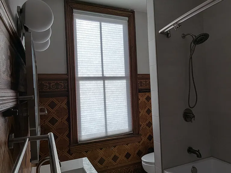 1503 Green St #4 — Photo 8