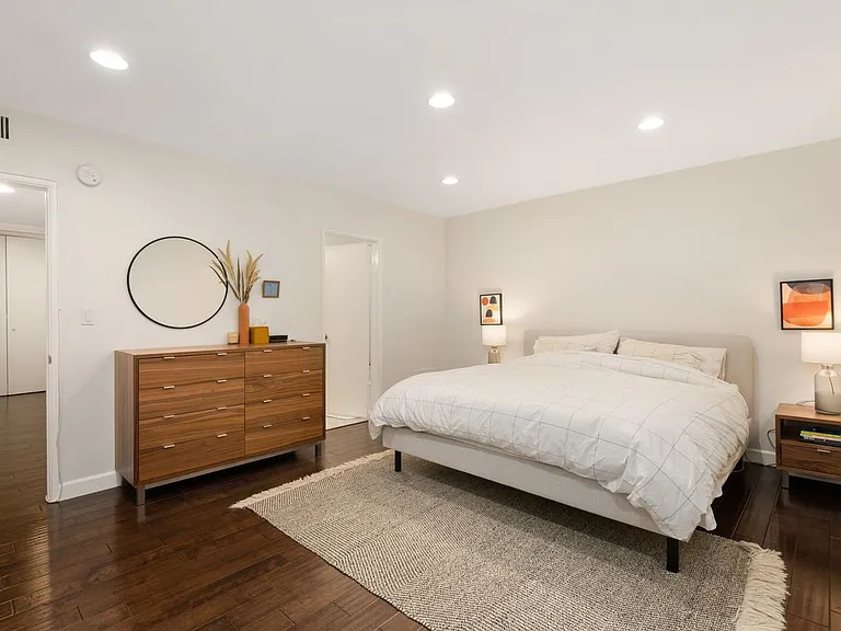 11970 Montana Ave #117 — Photo 11