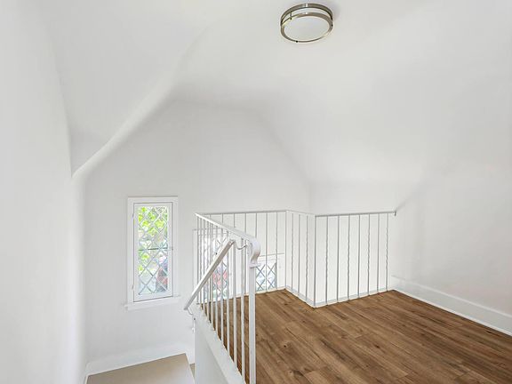5th image of 177 N Mansfield Ave #177