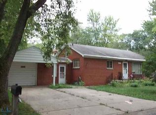 4204 Hillcrest Cir, West Bloomfield, MI 48323