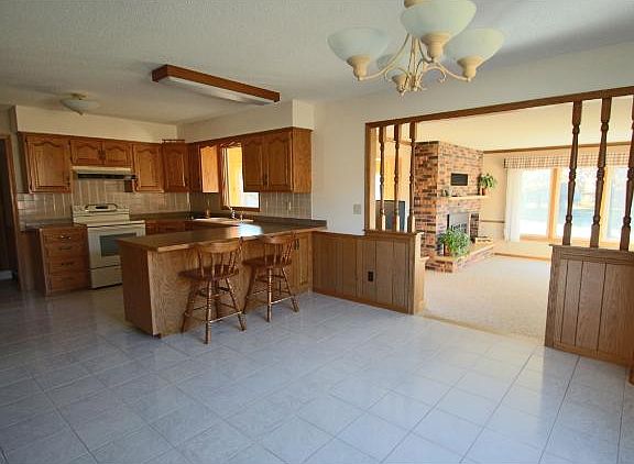 4th image of 6106 19 1/2 Bechtold St N