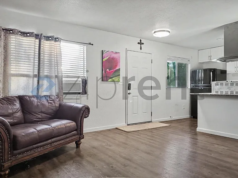 203 Lualan Ln #L-D — Photo 1