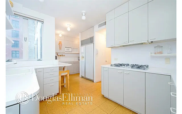 Sold by Douglas Elliman | media 21