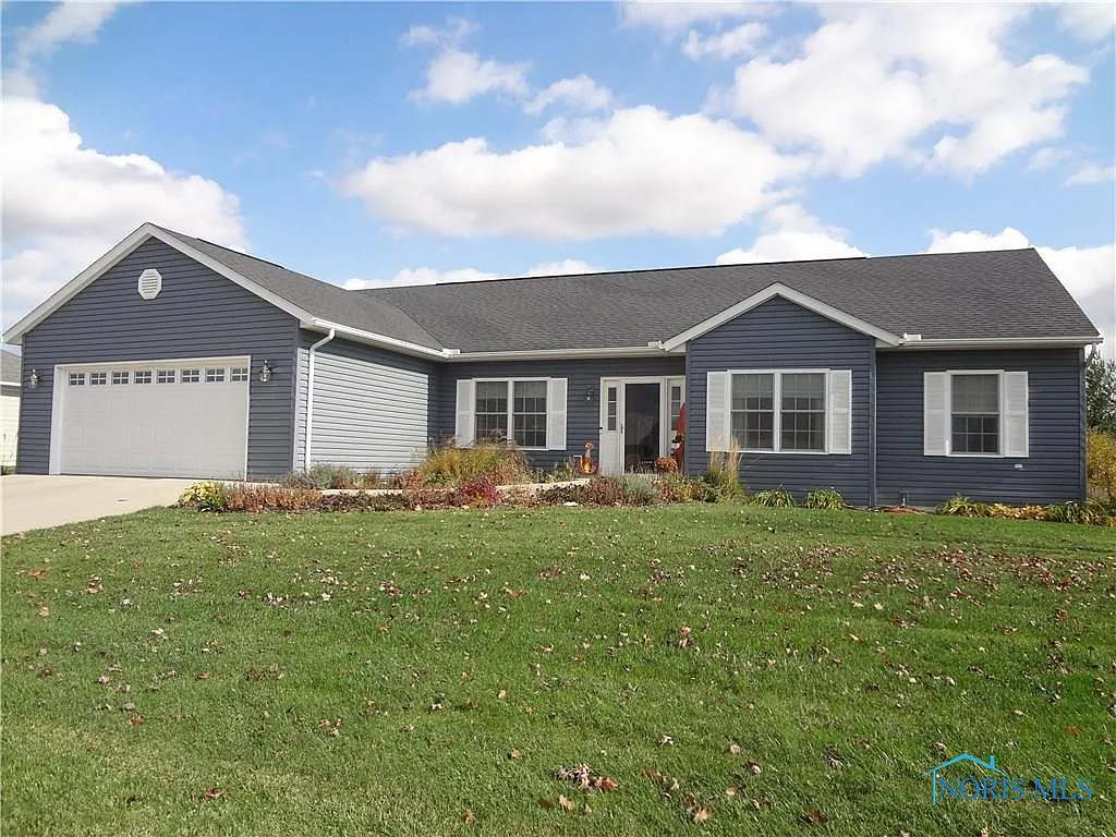 1212 Lillian Ln photo 1