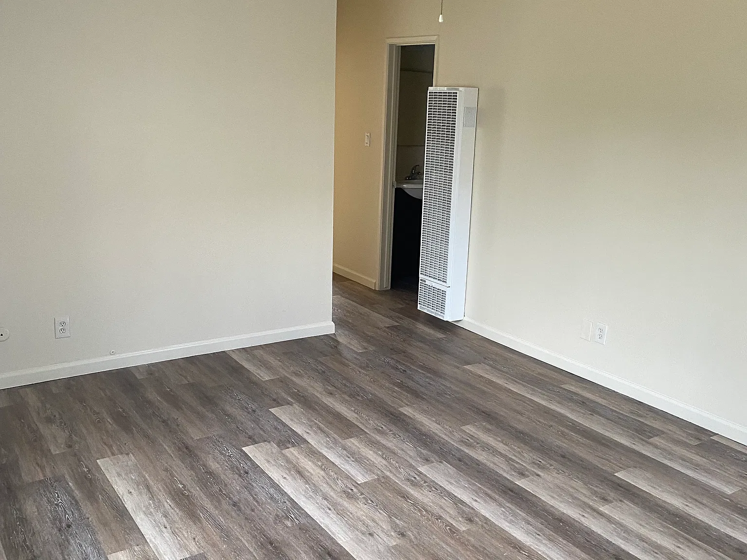 2 bed, 1.5 bath, 950 sqft, $2,190 — Photo 4
