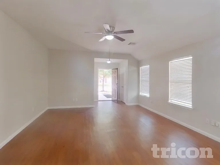 21434 Jamals Way — Photo 3