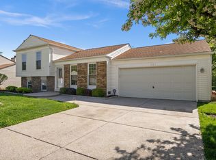 721 Hemlock Ln, Carol Stream, IL 60188