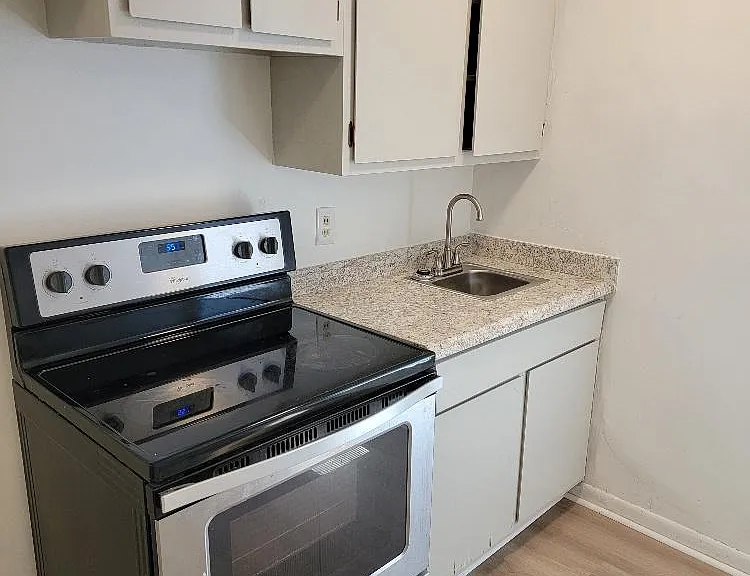 301.5 S Zetterower Ave — Photo 5