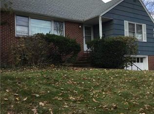 47 Glen Cove Dr, Glen Head, NY 11545