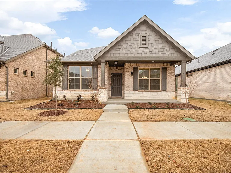 2036 Almassera Dr — Photo 15